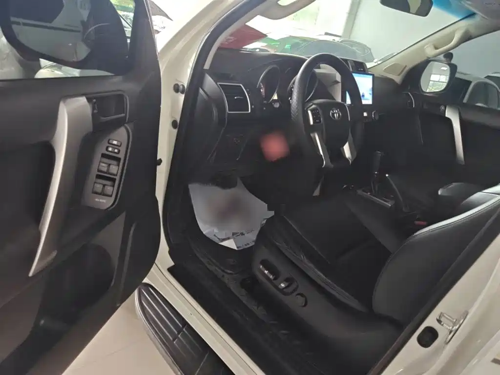 Toyota Prado 2016 — фото 15