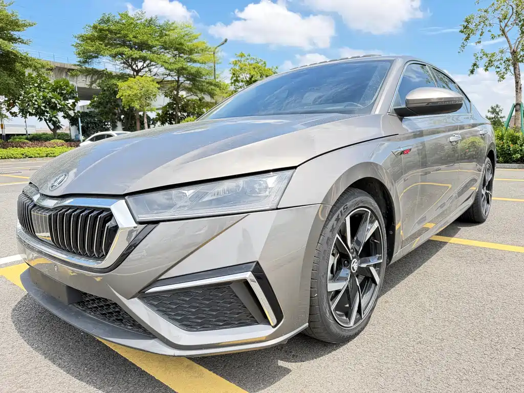 Skoda Octavia 2022 — фото 1