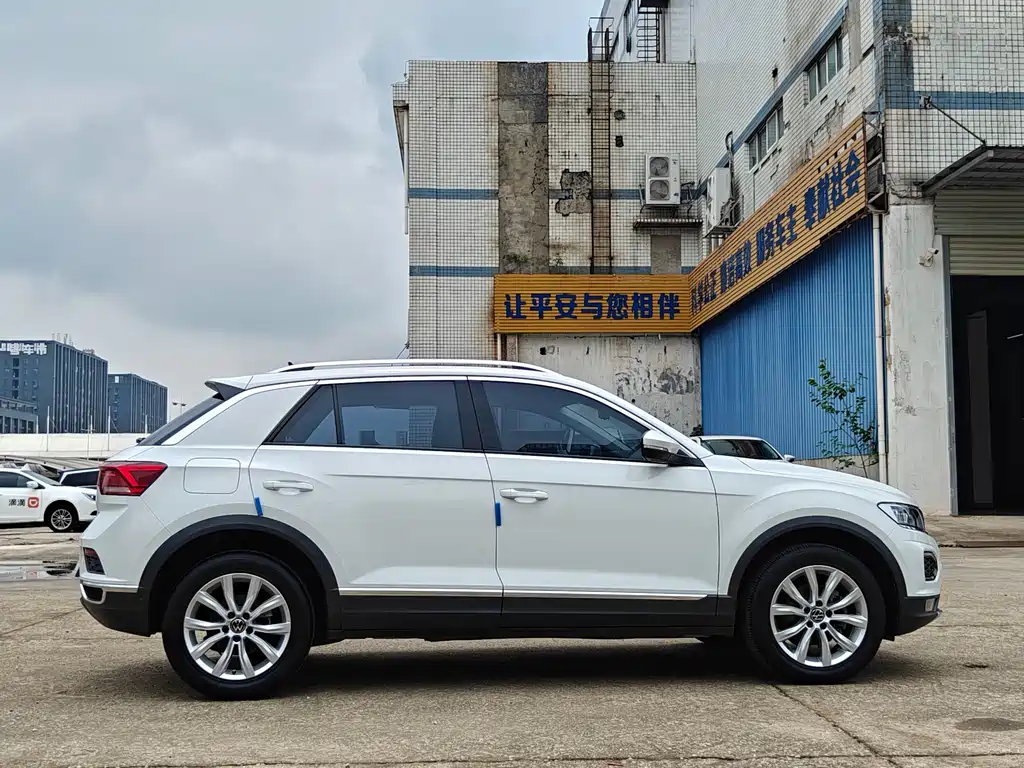 Volkswagen T-Roc 2022 — фото 8