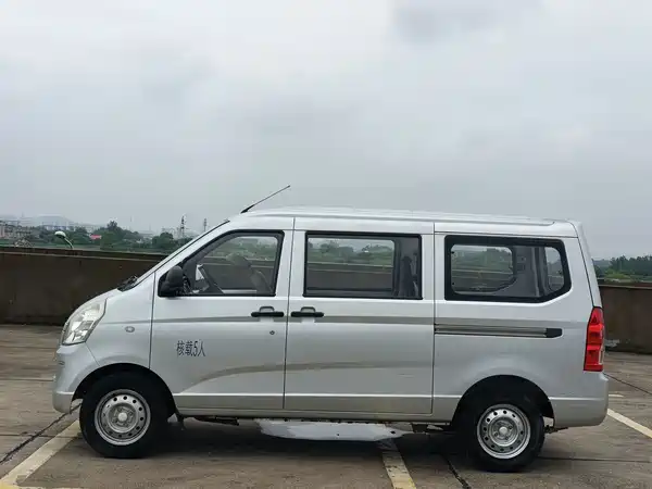 Wuling Rongguang 2018
