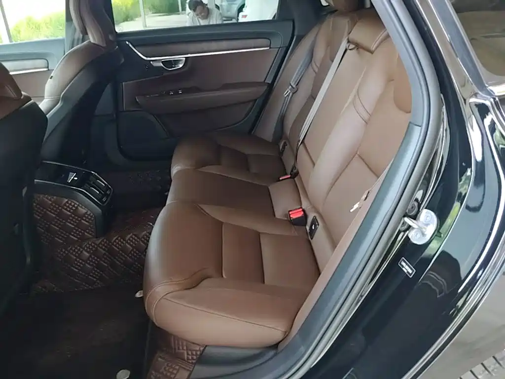 Volvo S90 2023 — фото 17