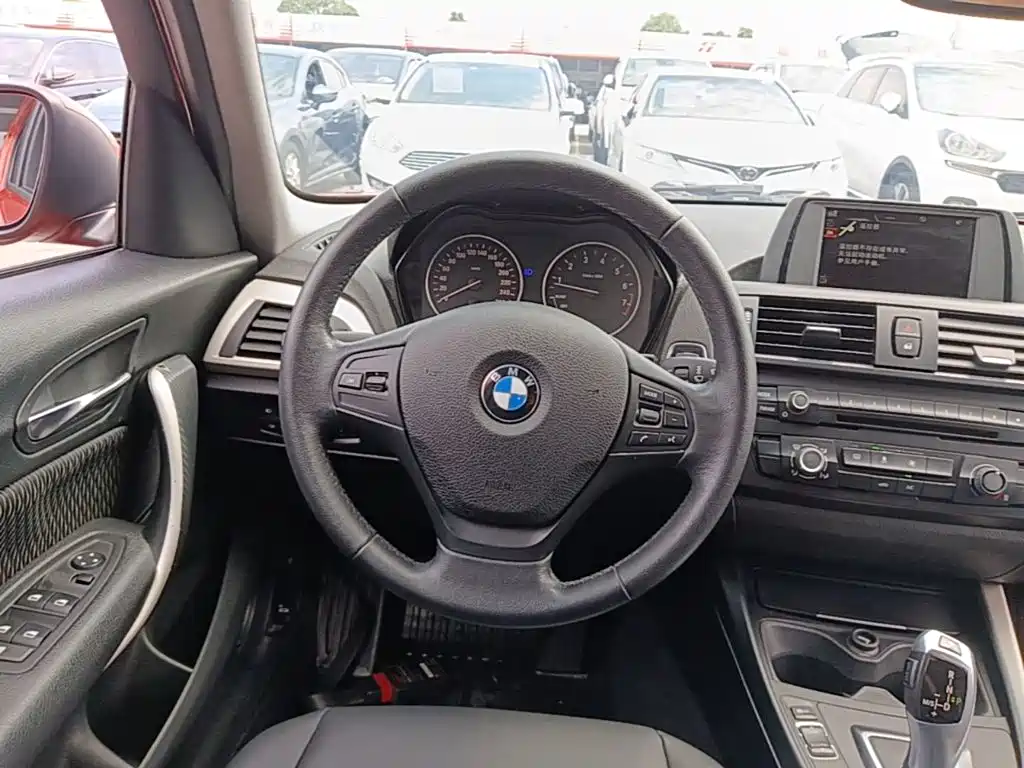 BMW 1 Series 2015 — фото 11
