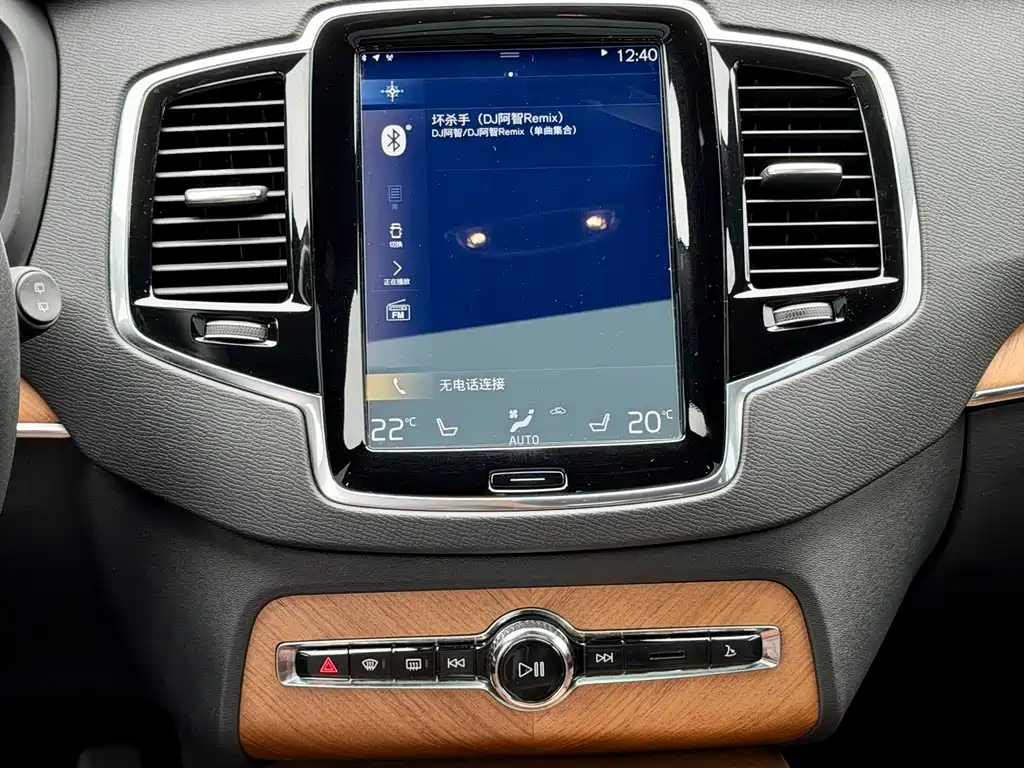 Volvo XC90 2022 — фото 18