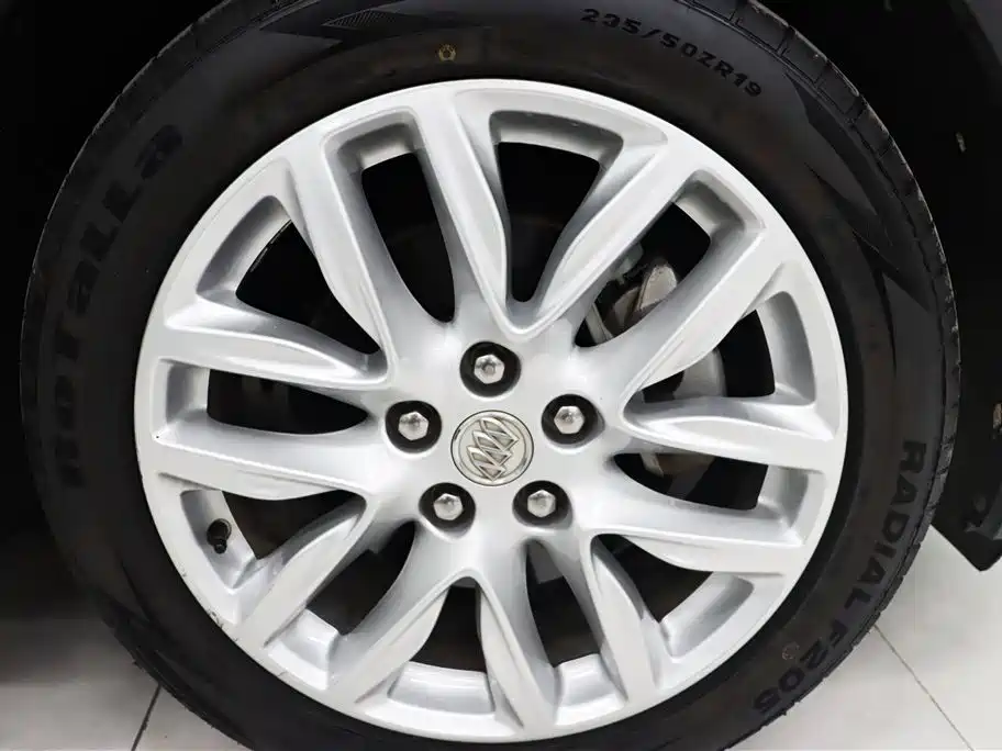 Buick Envision Plus 2018 — фото 25
