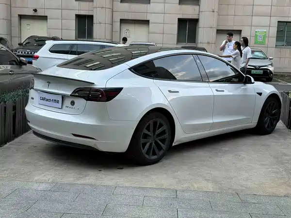 Tesla Model 3 2021