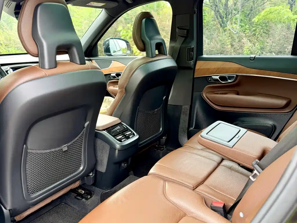 Volvo XC90 2022 — фото 24