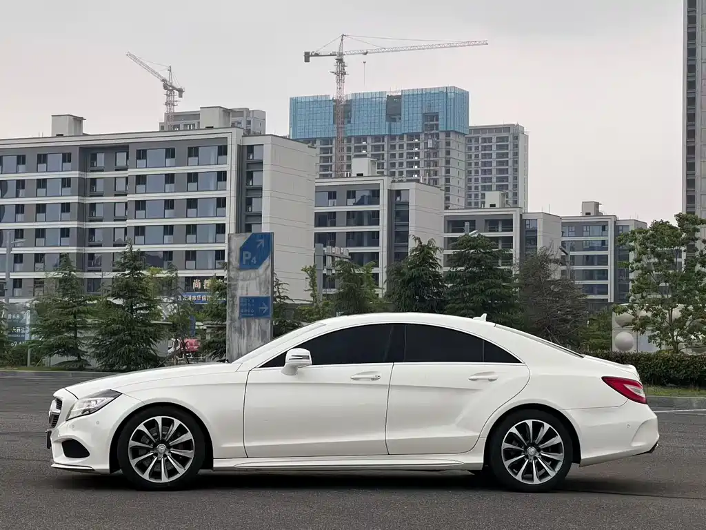 Mercedes-Benz CLS 2015 — фото 9