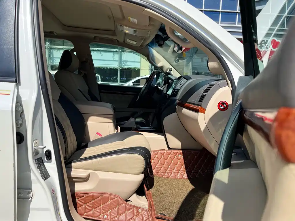 Toyota Land Cruiser 2015 — фото 12