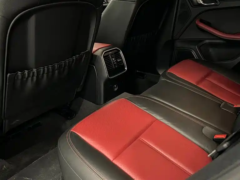 Porsche Macan 2021 — фото 11