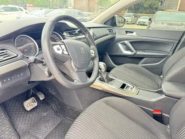 Peugeot 408 2017