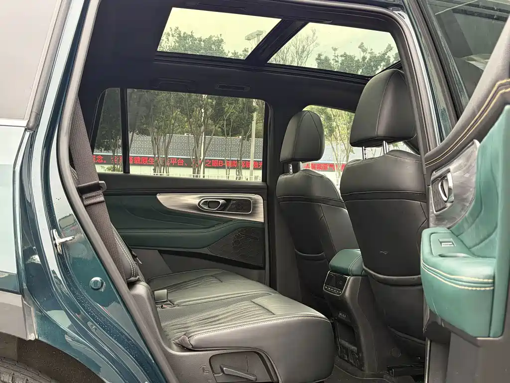 GAC Trumpchi GS8 2023 — фото 18