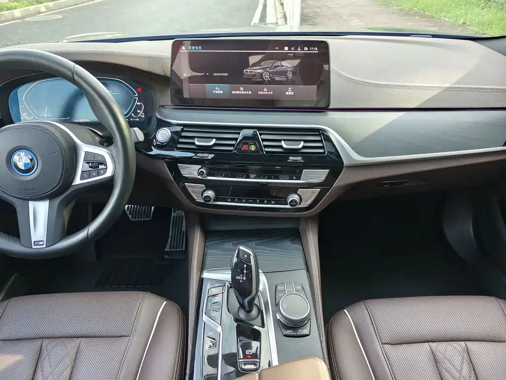 BMW 5 Series New Energy 2022 — фото 14