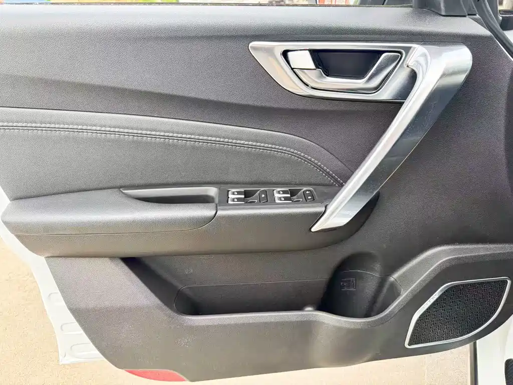 Geely Vision X3 2019 — фото 15