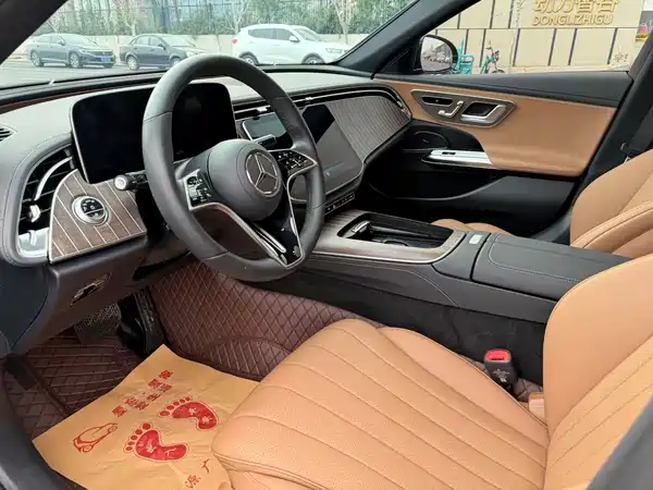 Mercedes-Benz E-Class 2024