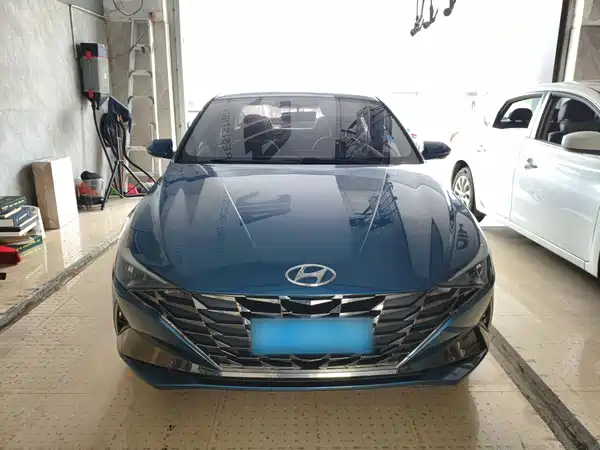 Hyundai Elantra 2022