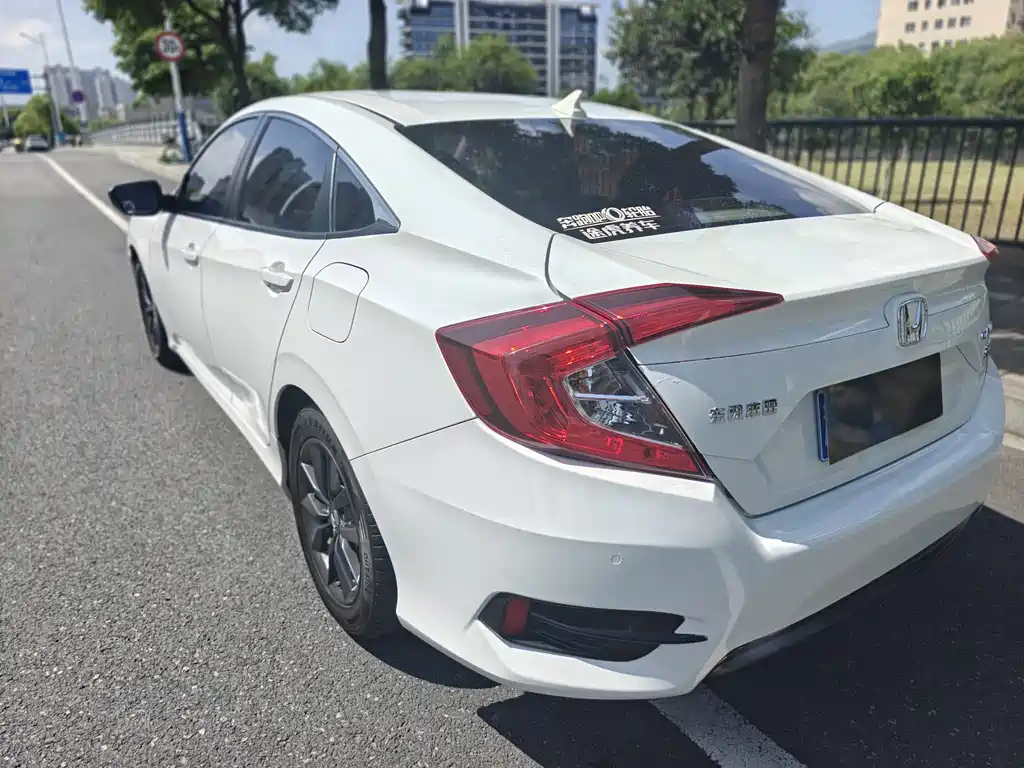 Honda Civic 2021 — фото 16