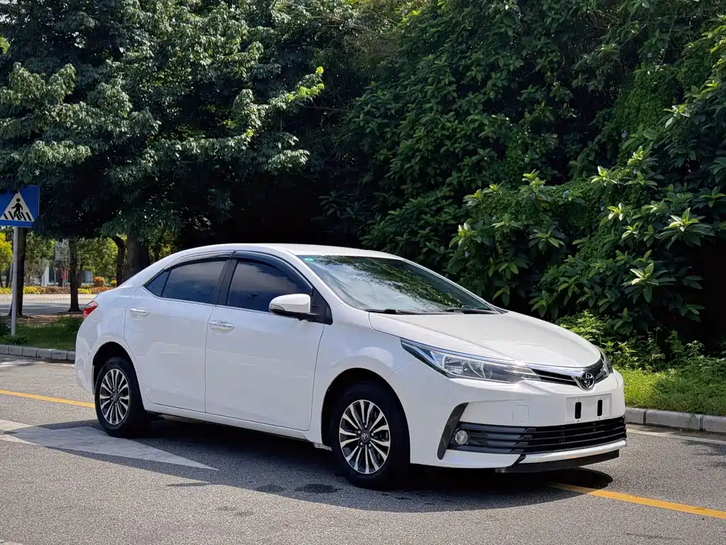 Toyota Corolla 2019 — фото 3