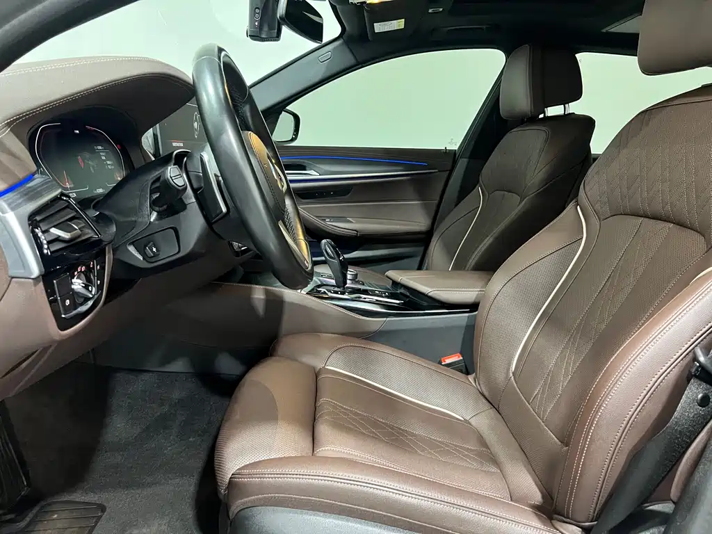 BMW 5 Series 2022 — фото 13