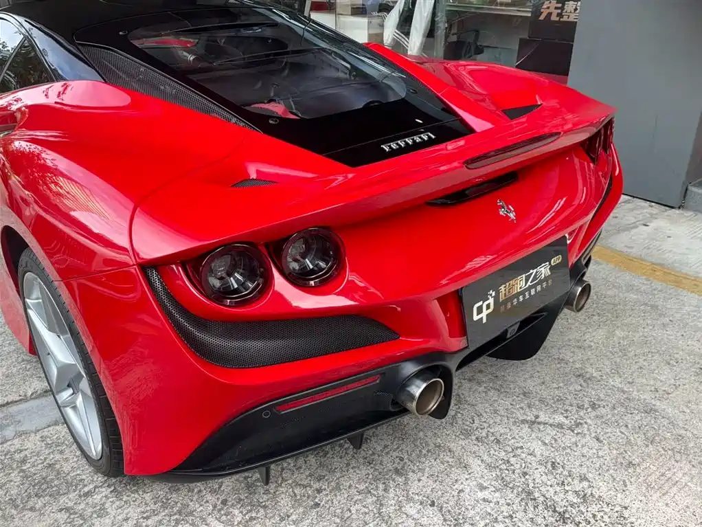 Ferrari F8 2022 — фото 8