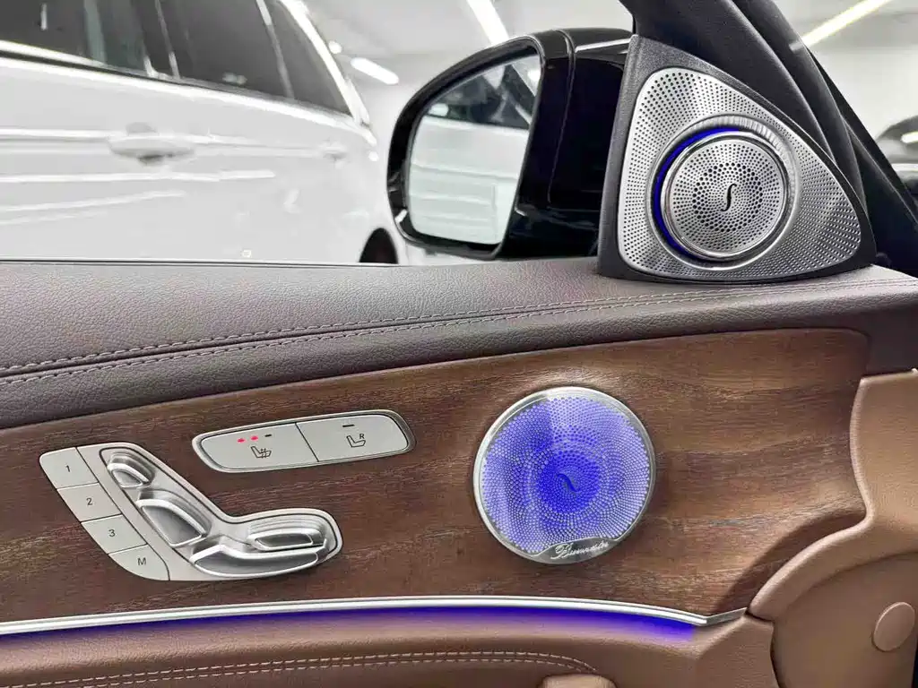 Mercedes-Benz E-Class 2023 — фото 13