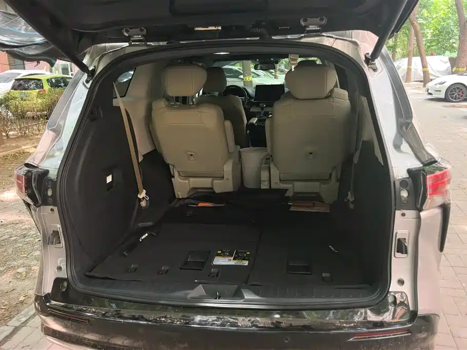 Toyota Sienna 2023