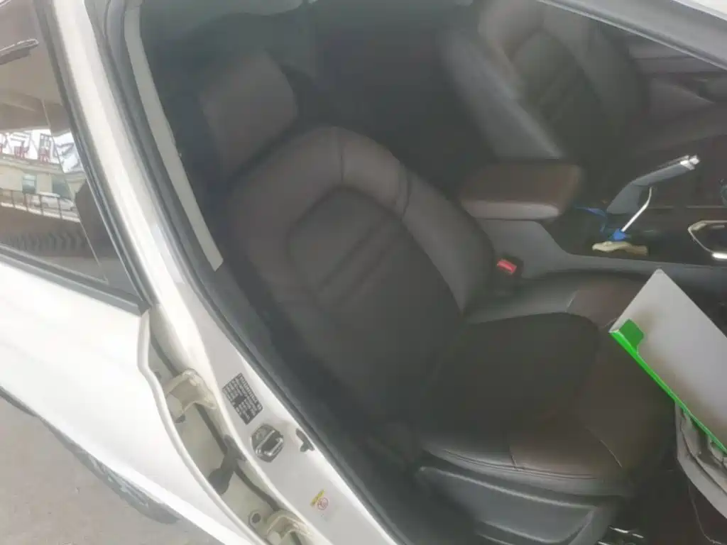 GAC Trumpchi GS4 2015 — фото 25