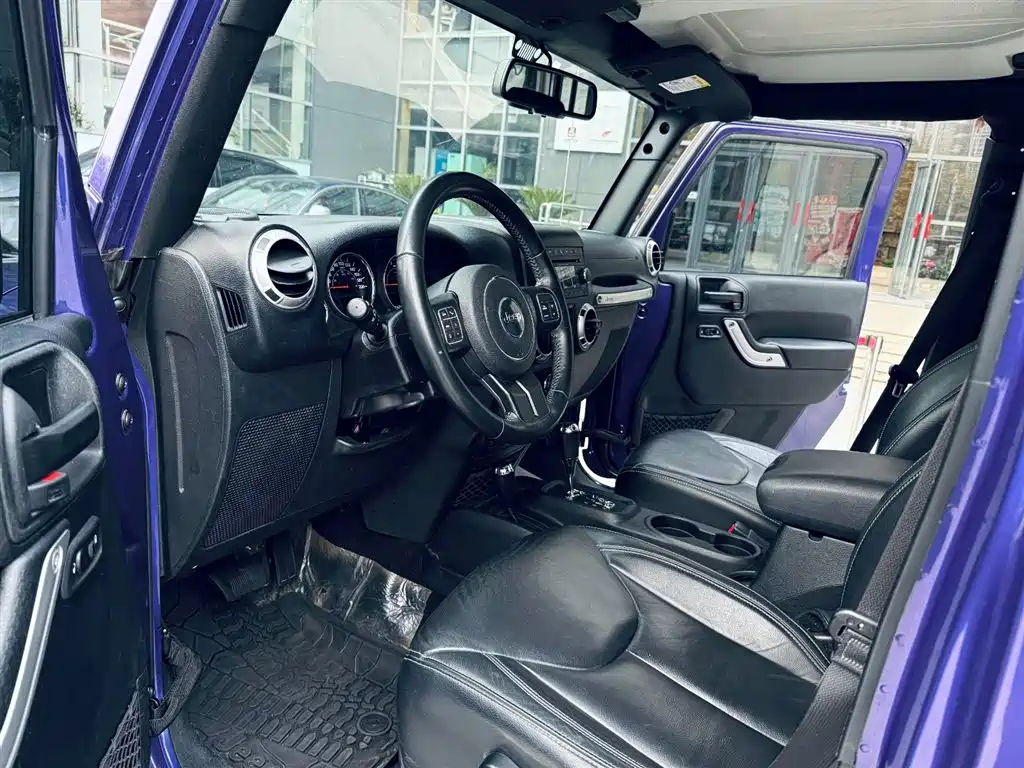 Jeep Wrangler 2017 — фото 9