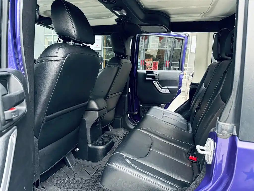 Jeep Wrangler 2017 — фото 10
