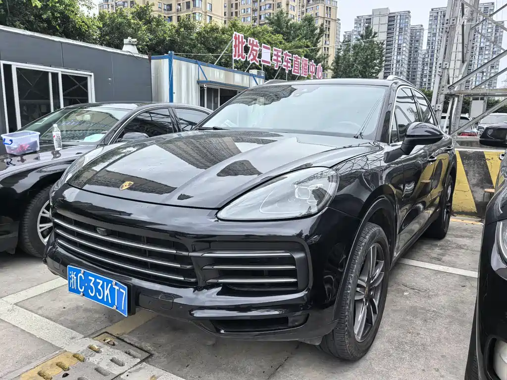 Porsche Cayenne 2018 — фото 1
