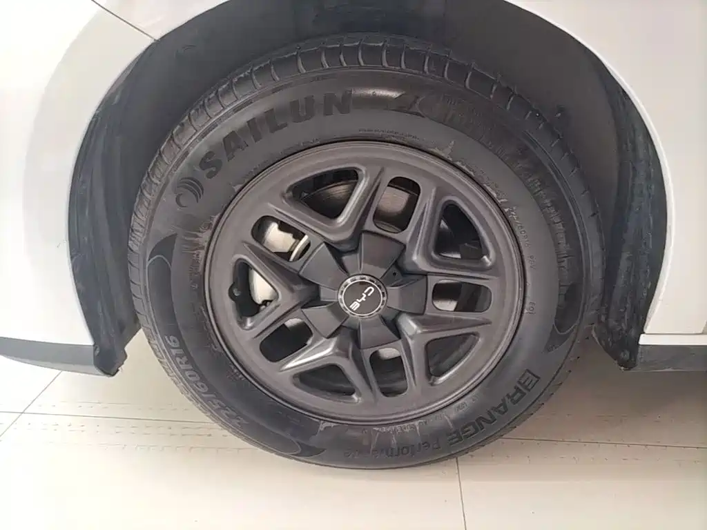 BYD Seal 05 DM-i 2025 — фото 23