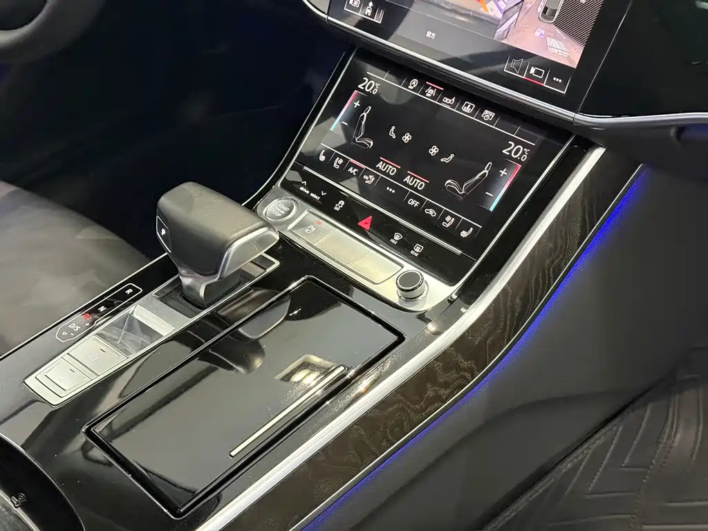 Audi A8 2019 — фото 9