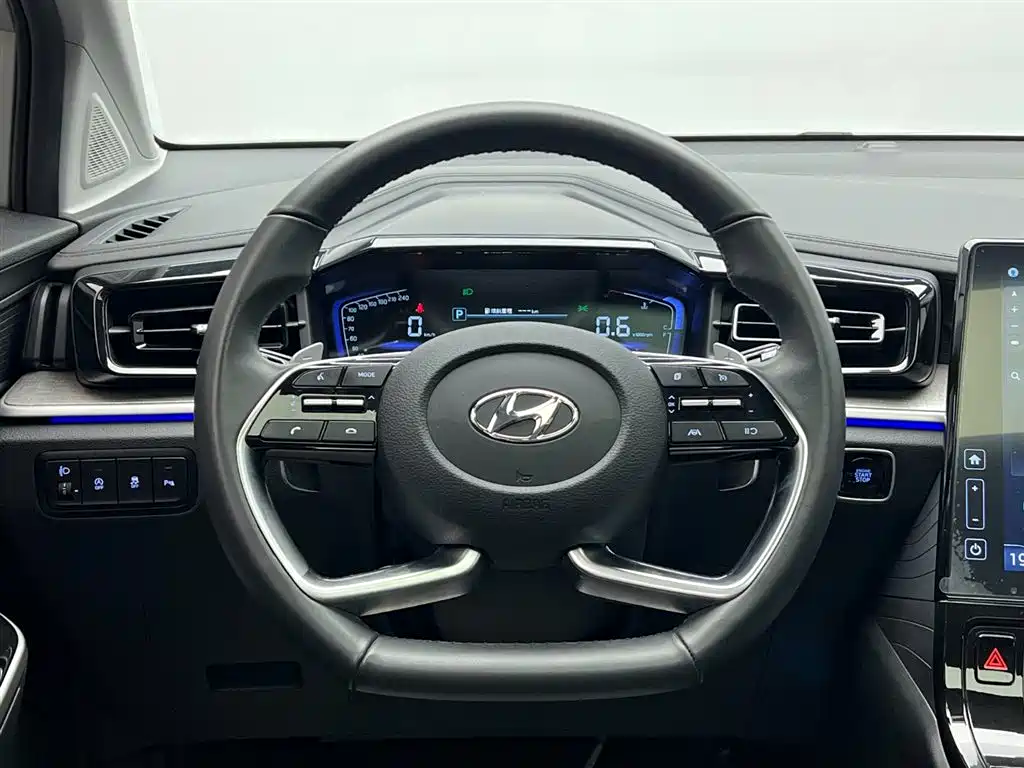 Hyundai Custo 2022 — фото 18
