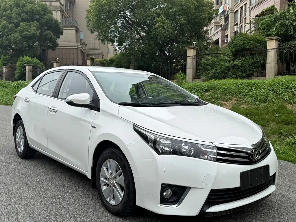 Toyota Corolla 2015 — фото 5