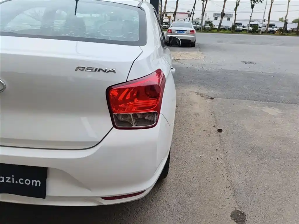 Hyundai Verna 2017 — фото 8