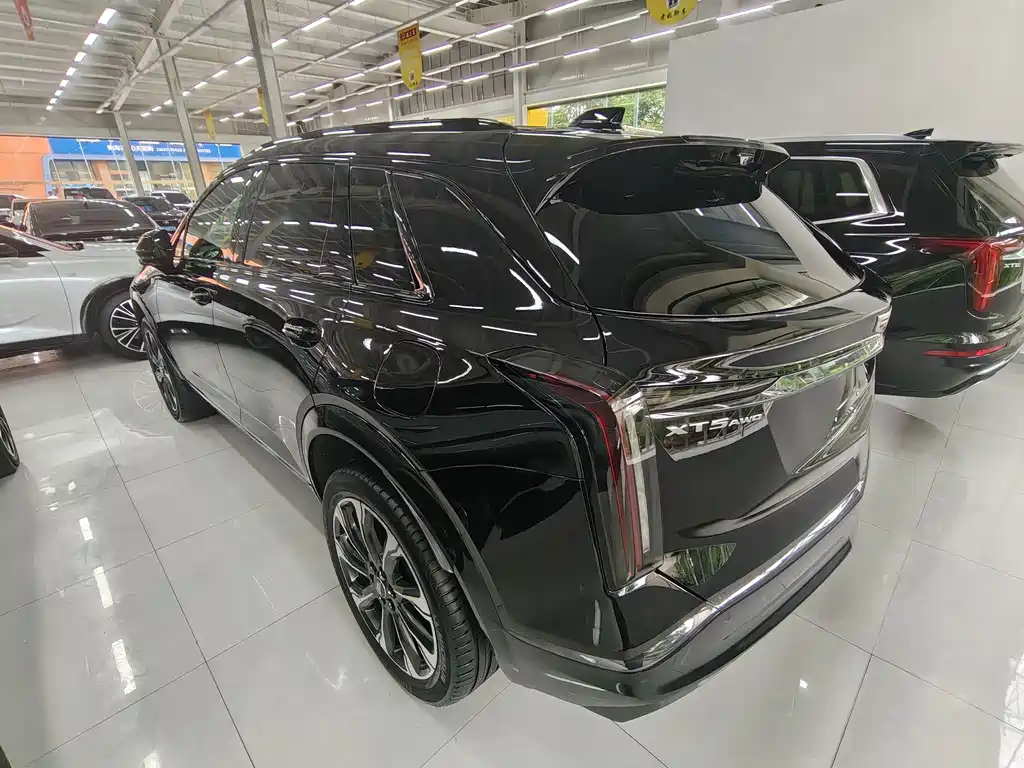Cadillac XT5 2025 — фото 15