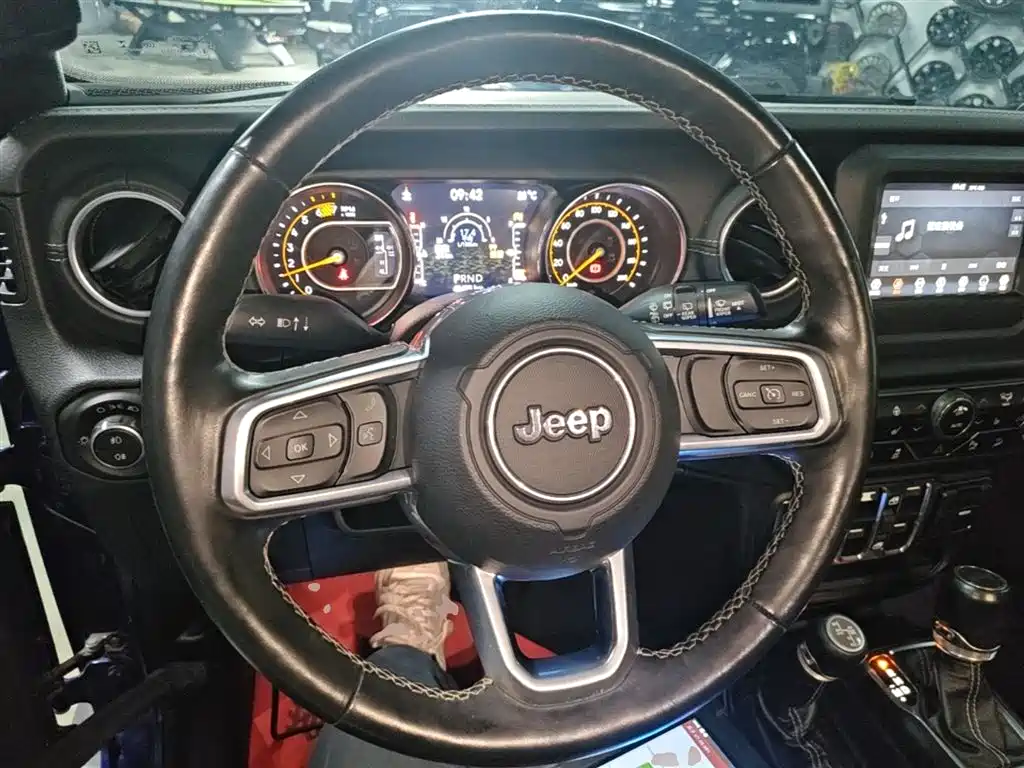 Jeep Wrangler 2020 — фото 11