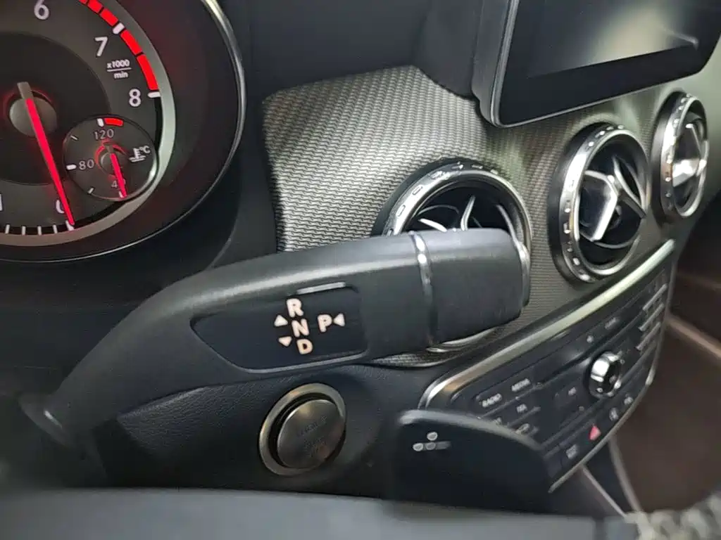 Mercedes-Benz GLA 2016 — фото 14