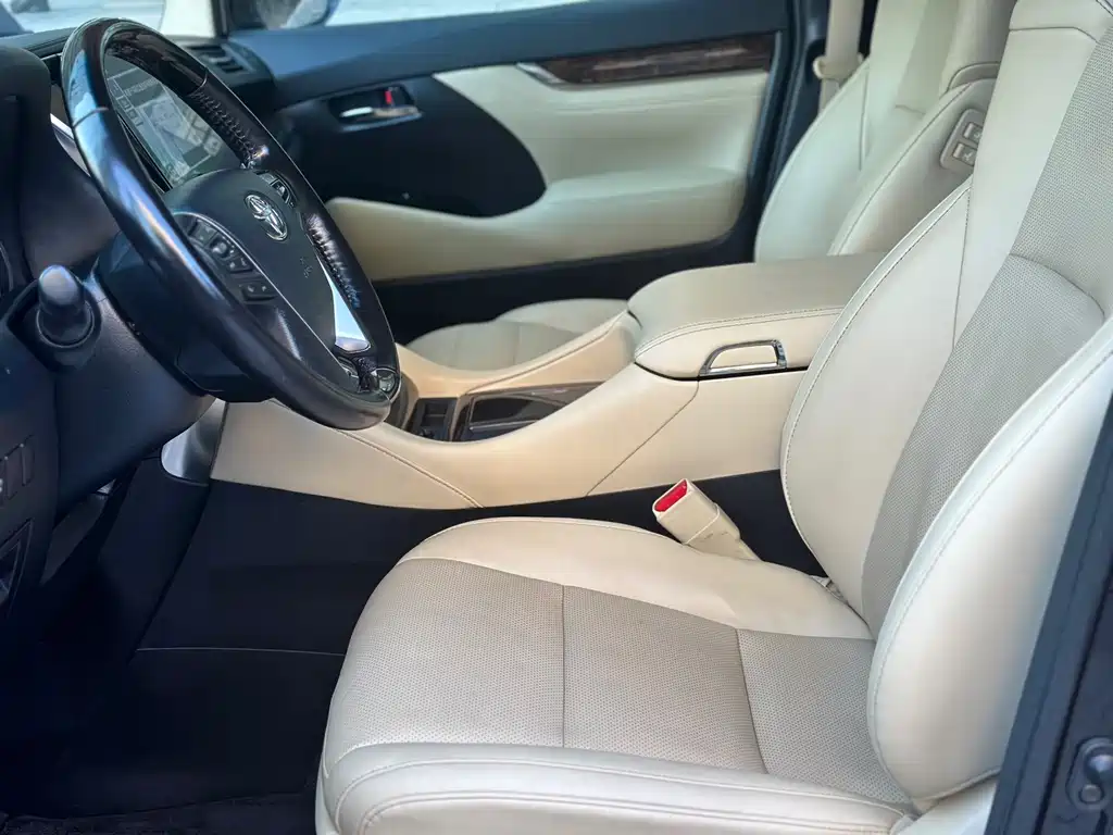 Toyota Alphard 2021 — фото 14
