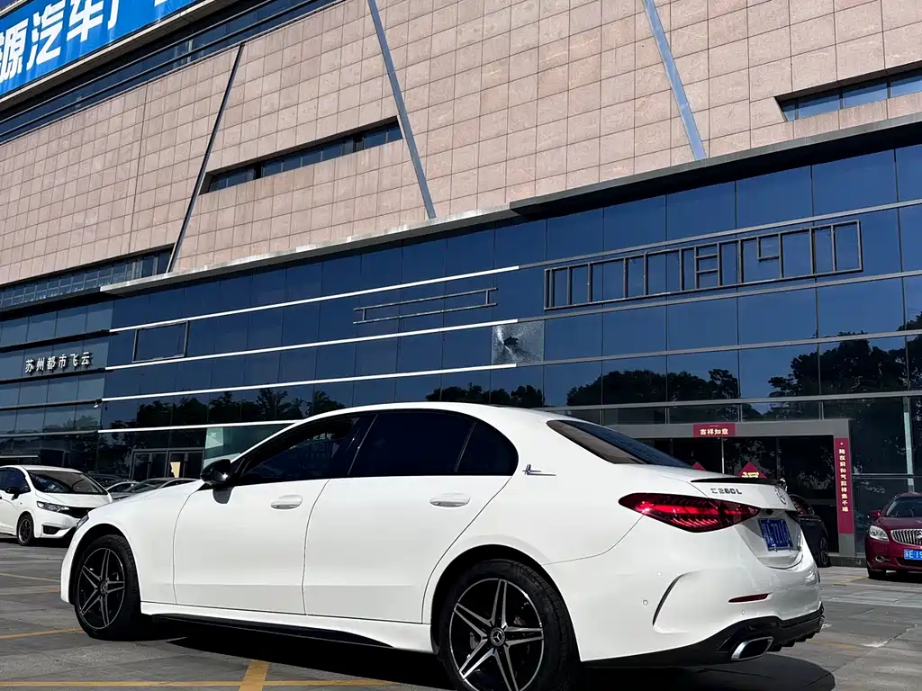 Mercedes-Benz C-Class 2023 — фото 3