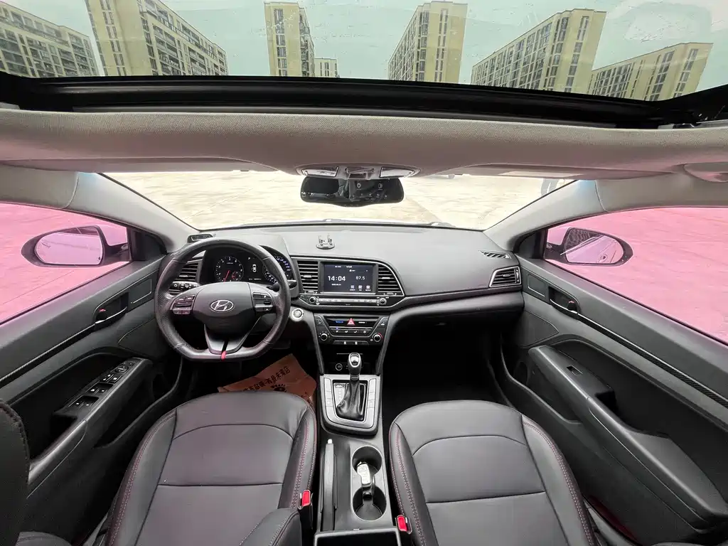 Hyundai Elantra 2019 — фото 13