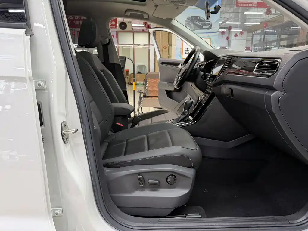 Volkswagen T-Roc 2022 — фото 20
