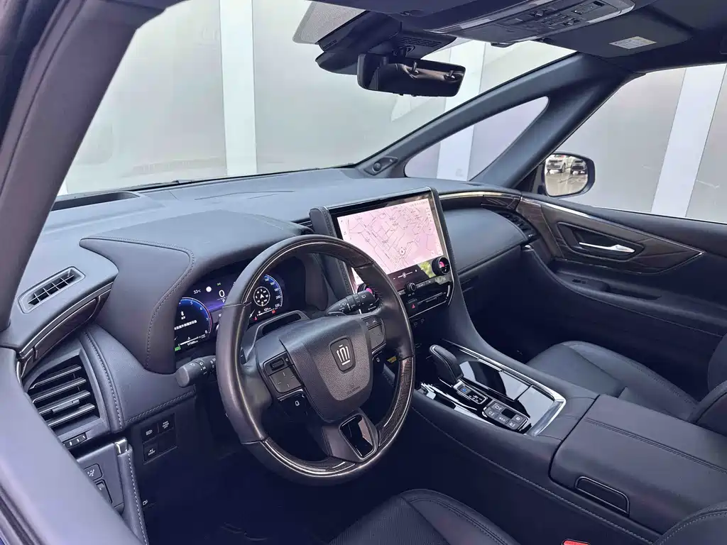 Toyota Vellfire 2024