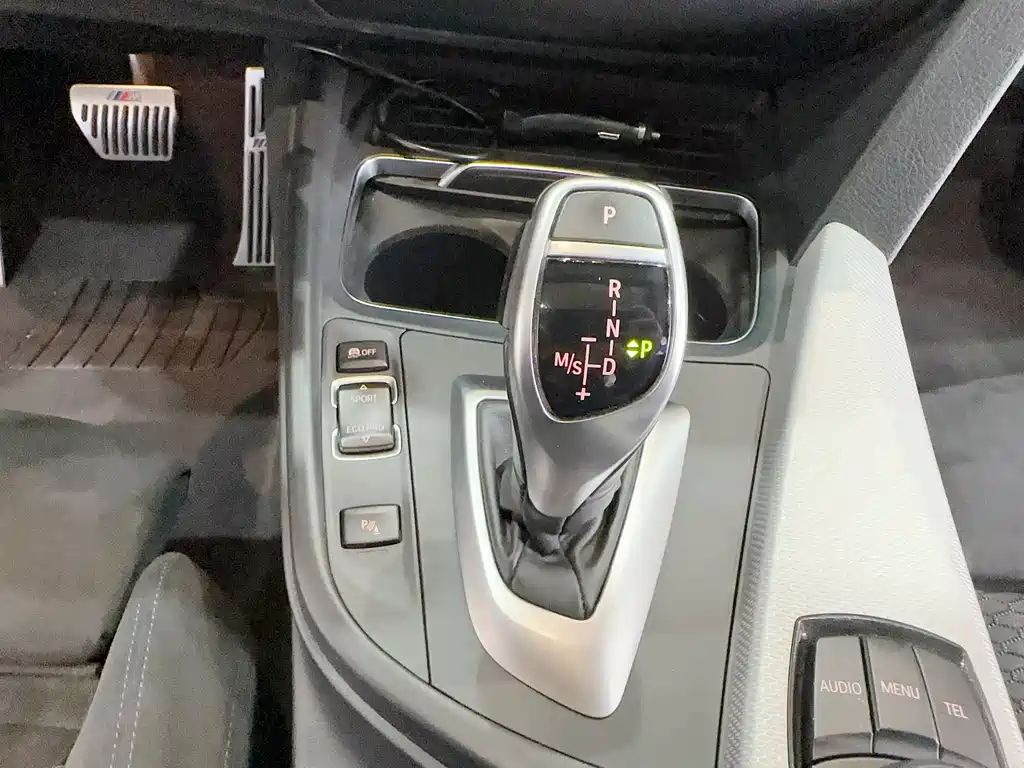 BMW 3 Series 2017 — фото 12