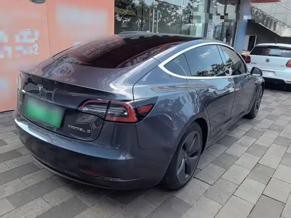 Tesla Model 3 2020