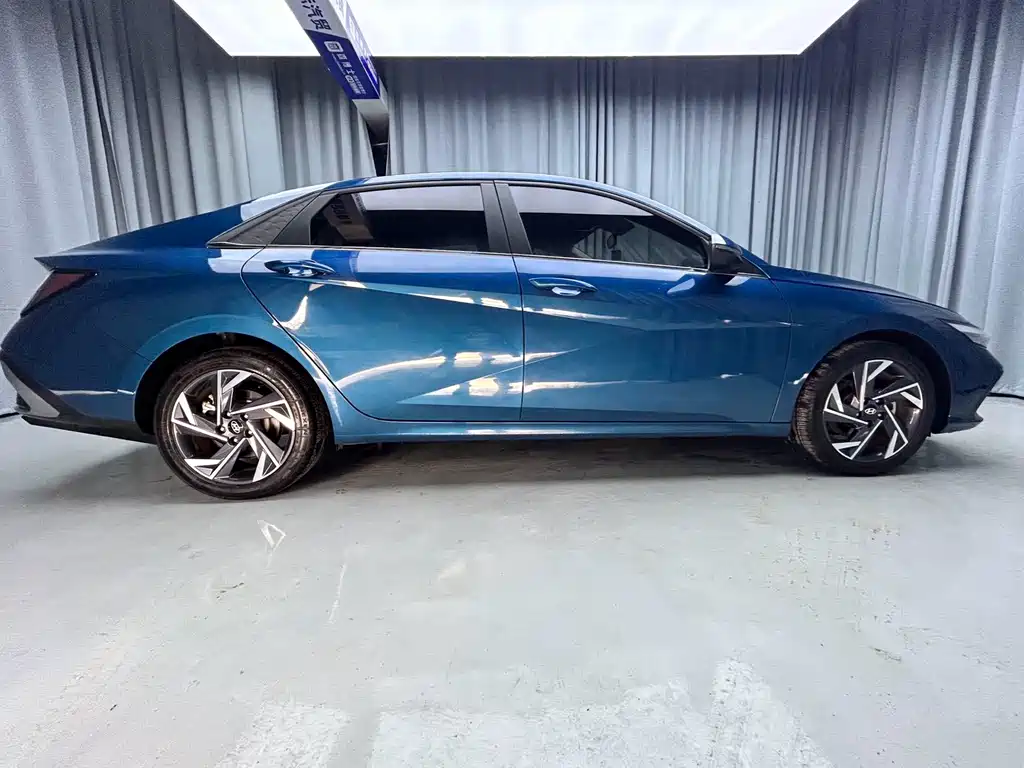 Hyundai Elantra 2023