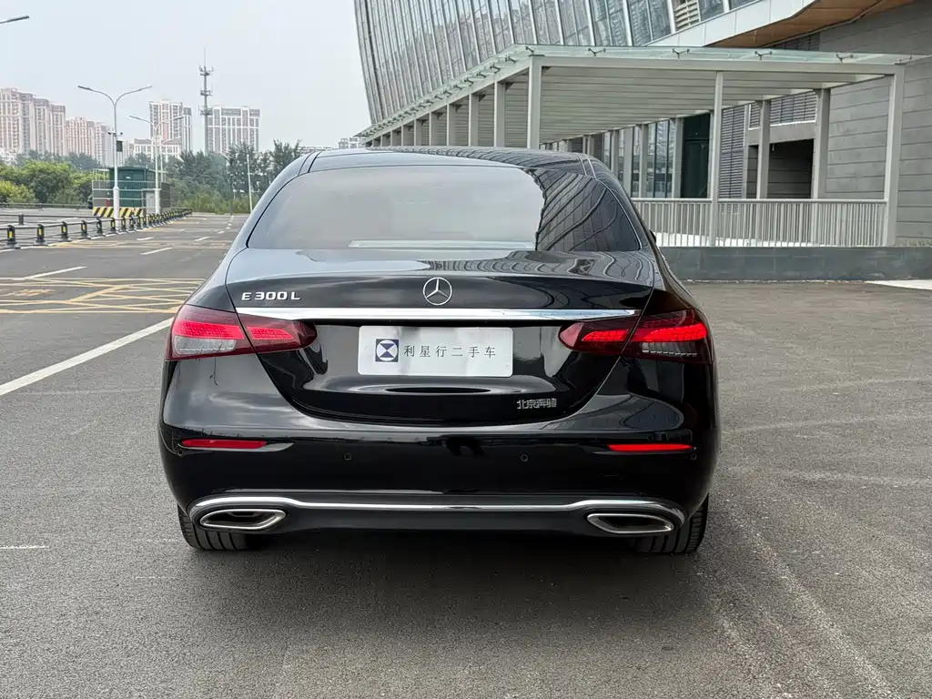 Mercedes-Benz E-Class 2022 — фото 11