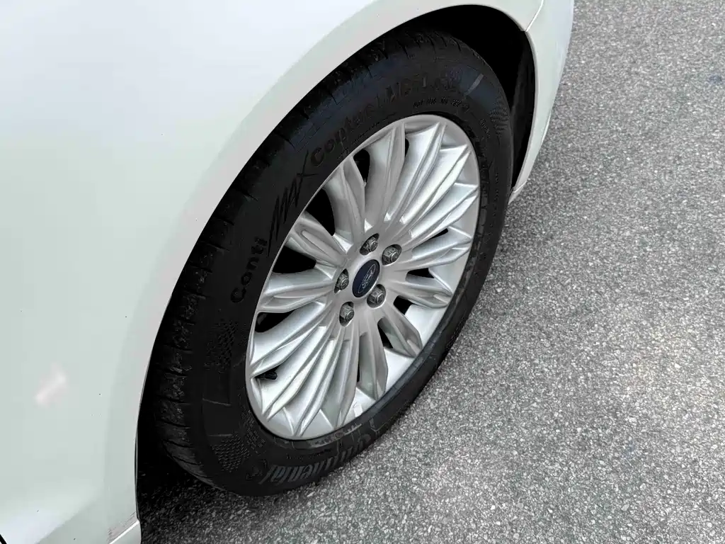 Ford Mondeo 2014 — фото 15