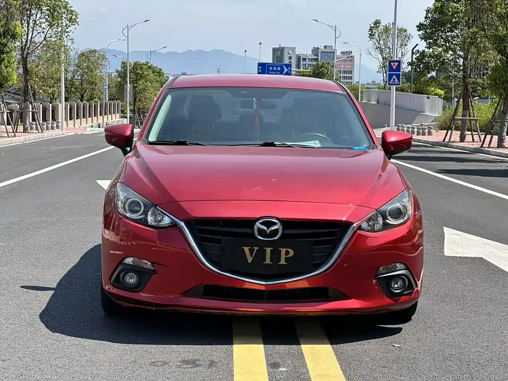 Mazda 3 Axela 2015
