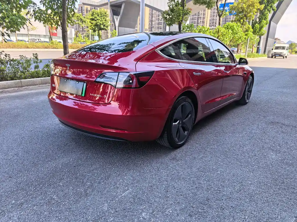 Tesla Model 3 2021 — фото 3