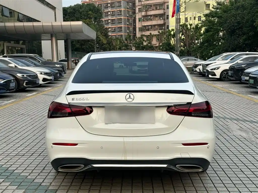 Mercedes-Benz E-Class 2022 — фото 22